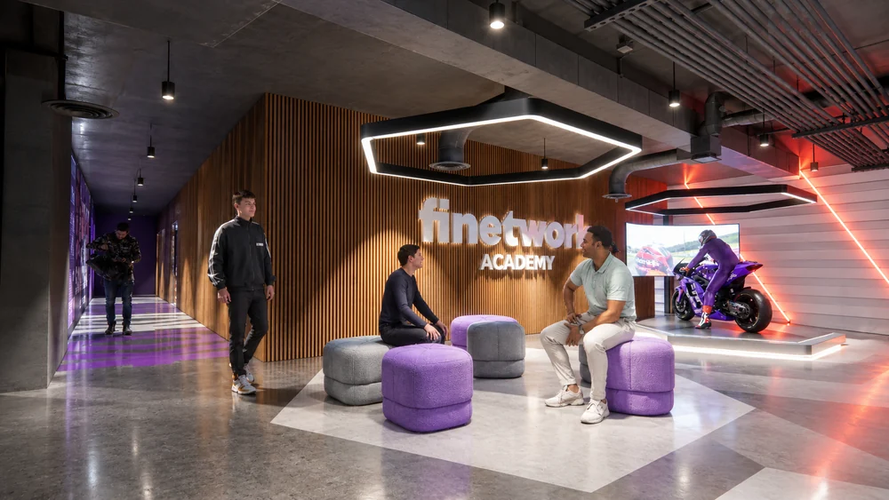 Finetwork Academy, Finetwork y KOI. Imagen 1